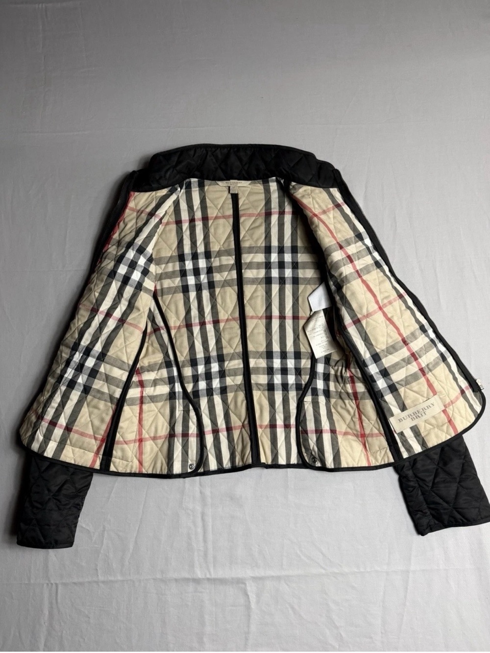Burberry Black Quilted Jacket - Zip Front - Picture 9 of 14
